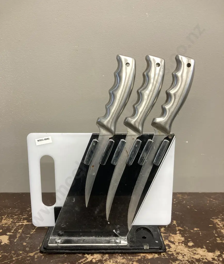 Pursuit Fishing Gear 3 Piece Fileting Knife Set With Cutting Board & Stand Image 1++